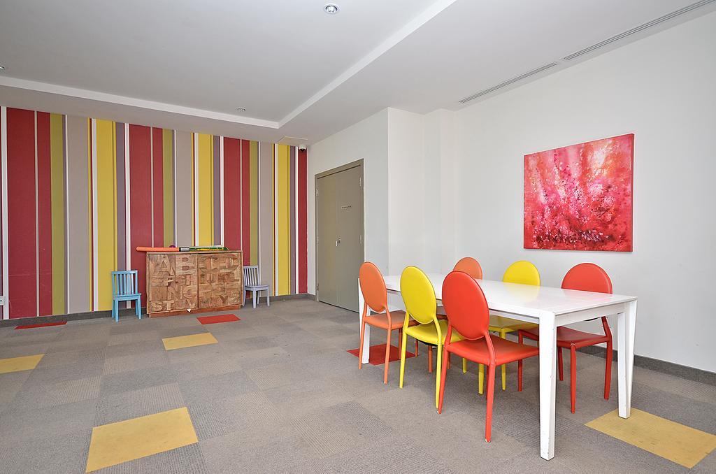Royal Stays Furnished Apartments - Square One Μισισάουγκα Εξωτερικό φωτογραφία