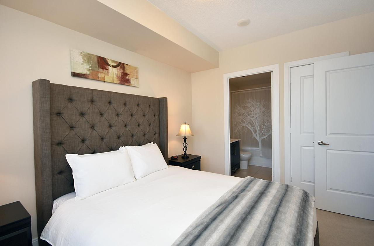 Royal Stays Furnished Apartments - Square One Μισισάουγκα Εξωτερικό φωτογραφία