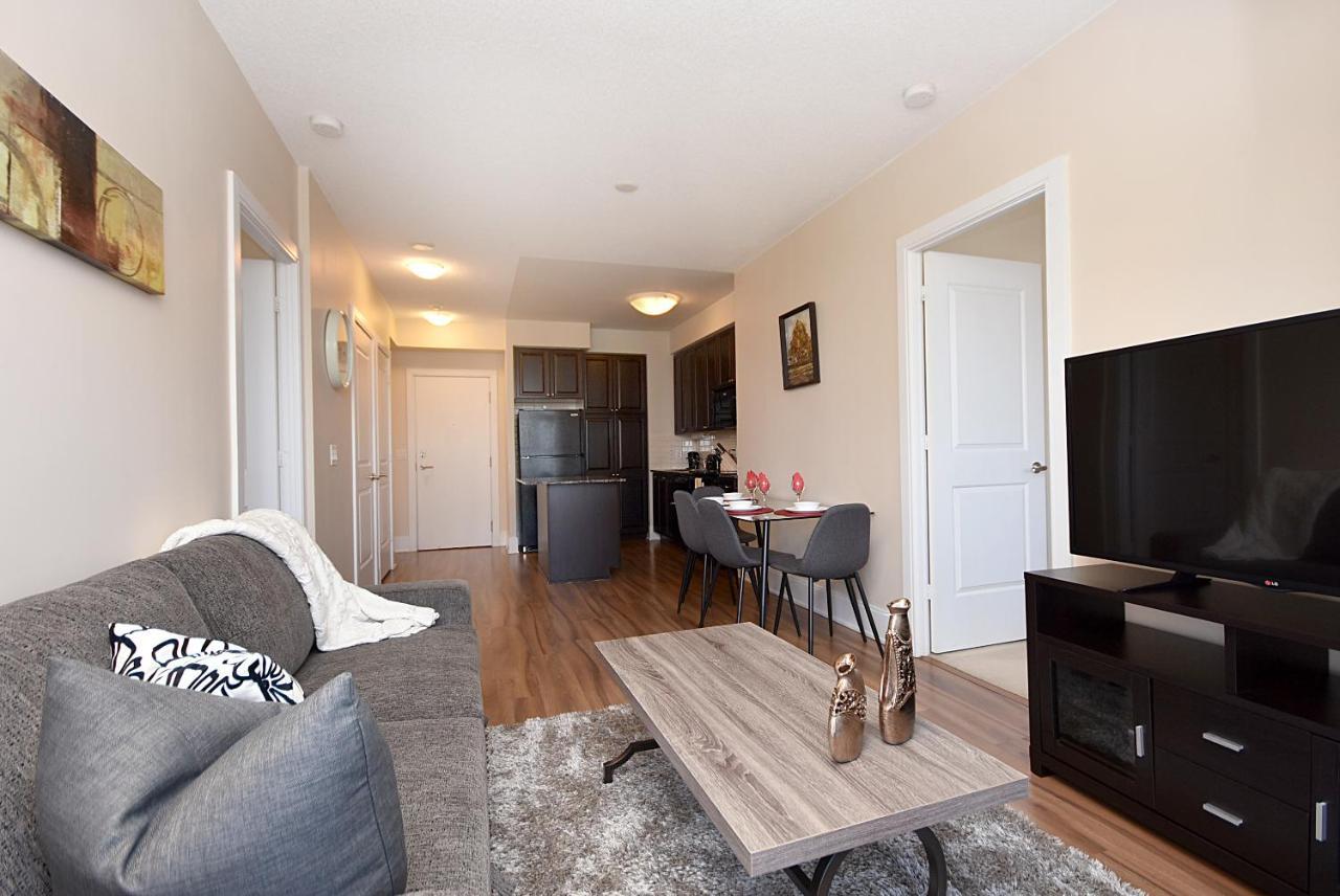 Royal Stays Furnished Apartments - Square One Μισισάουγκα Εξωτερικό φωτογραφία