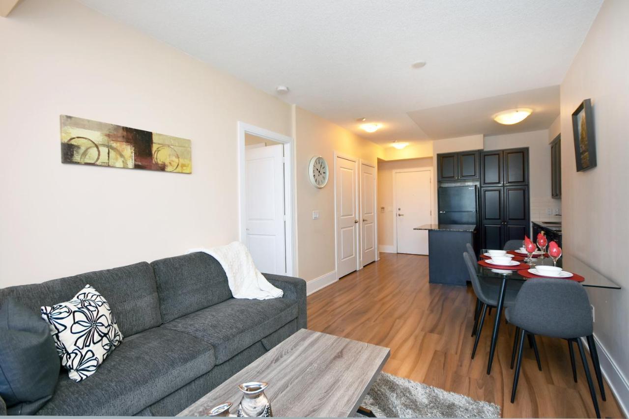 Royal Stays Furnished Apartments - Square One Μισισάουγκα Εξωτερικό φωτογραφία