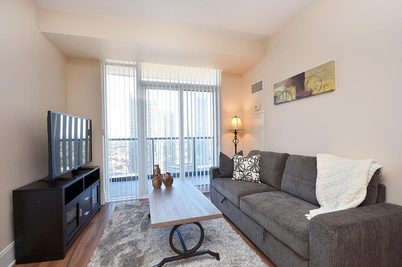 Royal Stays Furnished Apartments - Square One Μισισάουγκα Εξωτερικό φωτογραφία